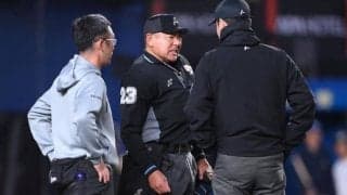 アクシデントでまさかの球審交代に球場騒然　ロッテ・寺地の折れたバットが右手直撃→一塁塁審が球審へ　深谷審判員は３日に続いて今月２度目の交代