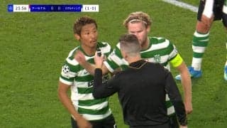 守田英正、“微妙な判定”で主審に詰め寄り抗議　「今のはいってたよな」「可哀想」秀逸な守備で存在感、判定に同情も