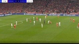 「退場させろよ！」ヴィニシウス、物議を醸す“愚かな問題行動”「またやってるよ」「何してんの？」審判の前で見せた“ありえないプレー”に大ブーイングの嵐