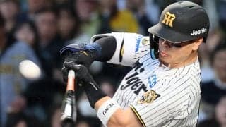 【阪神】ムーンショット！佐藤輝明４号２ラン　観客口あんぐりの高角度で甲子園の空に打ち上がる