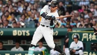 佐藤輝明が豪快4号　田中将大も呆然の弾道…打点トップ独走、驚愕パワーは「入るん？」