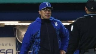 DeNA相川監督憮然…痛恨の適時失策に「プロ野球なので」　ヒュンメル顔面直撃で追加点献上