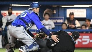 川上審判員が緊急手術　左側頭部バット直撃で救急搬送　ＮＰＢ「防護措置の在り方について検討を進める」