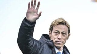 ｢オーラ半端ない｣現役復帰の本田圭佑、世界的レジェンド戦に向けたジャカルタ到着での“圧倒的スター姿”にファン熱狂｢まじカッコいい｣