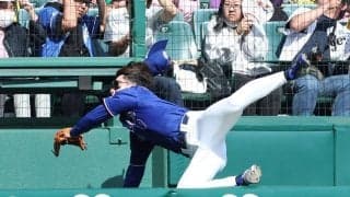 中日　福永裕基がアクシデントで緊急交代→救急搬送　飛球を追って三塁カメラマン席に頭から落下　審判がすぐに担架を要請　甲子園が軽傷を願う声に包まれる