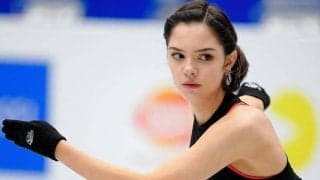 「絶句した」「信じられない」五輪から８年、２６歳になったメドベージェワの最新姿に衝撃　婚約者と寄り添い大人な２ショット「うわー、これは」