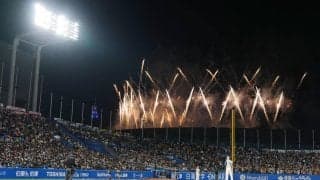 【ヤクルト】神宮のファンも歓声、ミセスがライブ中のMUFGスタジアムから花火　Ｖ打直前にも