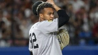 巨人痛恨のサヨナラ負け　守護神ライデルが乱調で4連勝逃す…長岡の劇打に神宮大歓声