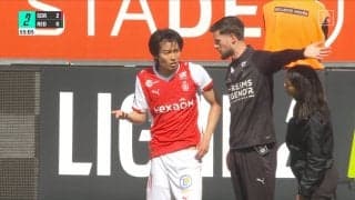 「は？ なんで？？？」中村敬斗に“不可解判定” まさかのイエロー提示に「意味不明」「どうした審判」本人も不満の表情