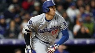 「歴史を塗りかえる選手って勝負強い」大谷翔平、5打席目で「50」試合連続出塁達成　“野球の神様”ベーブ・ルースにあと「1」