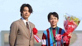 【皐月賞】三浦翔平が皐月賞の表彰式でプレゼンター「地響きのような歓声に胸が熱くなりました」　感動伝える
