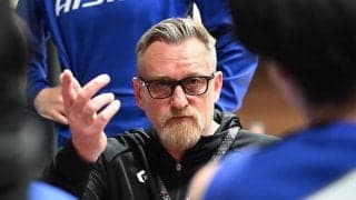 アイシンのBTテーブスHCと島田裕文AC兼通訳が退団へ…チームをWリーグプレミア残留に導く