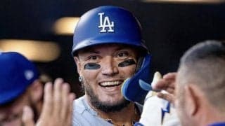 えっマジ！？ロハスが通算１０００本安打→ロバーツ監督は記念球にお茶目なイタズラ　今季限り現役引退のドジャースベテランは通算１３年目で大台到達