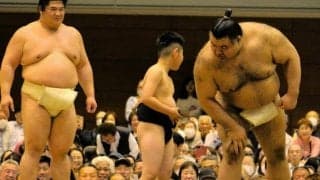 子ども力士たち、高安関に挑戦だ！　大相撲春巡業　石岡場所