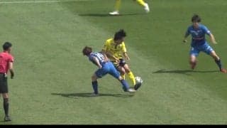 「これでレッド？」「踏んでるやん」柏MF、足裏で踏みつけて痛恨の一発退場「バランス崩した結果だと思うんだが…」ファンの意見真っ二つ