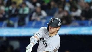 【巨人】大城卓三がラッキーな三塁打　右方向への飛球に悔しがるも中日守備陣が見失う