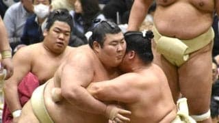 小結・熱海富士、稽古の合間に取組映像を確認　楯山親方「課題を直そうとする気持ちもあるし、稽古も頑張っている」