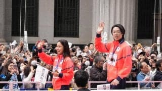 ミラノ・コルティナ五輪の応援感謝パレードが日本橋でスタート　出発式に堀島行真、木俣椋真ら