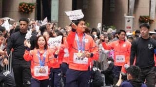 「りくりゅう」登場に沿道から「きゃーーー」大歓声　人押し寄せる→柵倒されそうになる場面も