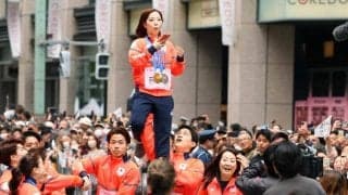 りくりゅうペアがプロ転向表明「これからも２人で」五輪・パラ応援感謝パレード　リフト披露に５万人が大歓声