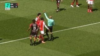 「今のは出ると思った」「ボールにはいってたけど…」中村敬斗、2試合連続イエローの痛恨の瞬間にSNS悲鳴