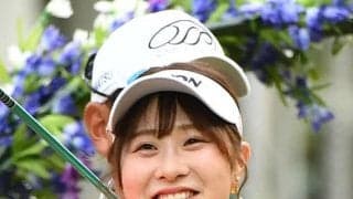 都玲華、ベージュのミニスカ＆キュートな笑顔「最強に可愛すぎる」「クゥーたまんねー」反響続々