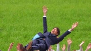 調教師転身の和田竜二元騎手引退式で古川吉洋騎手が花束贈呈　“花の１２期生”の同期へ「竜二だし、何の心配もしていません」