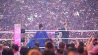 人気日本人女子レスラー、“ぽっこりお腹”のライバルをすりすり…バックステージで撮影された“多幸感あふれる”3ショットが話題に