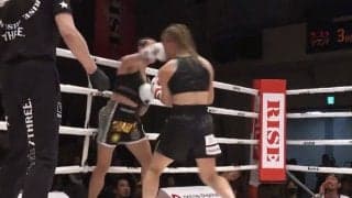 「顔面ボコボコ」「女子レベルじゃない」ノーモーションの右“ズドン”で衝撃ダウン 破壊力を物語る敗者の顔に戦慄