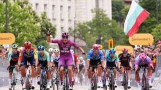 22歳マニエ、再び頂点へ。ビッグスプリンター2人を僅差で交わし、マリア・チクラミーノを着込む｜ジロ・デ・イタリア2026 レースレポート：第3ステージ