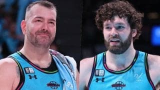 佐賀がハレルソンとグローヴスの退団を発表…インサイドを支えた両選手がFAに