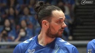 うわ、めっちゃ睨んでる！ 男子バレー、負けず嫌いすぎる選手の振る舞いが話題 強烈スパイクを止められ…