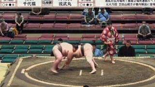 どうしてそうなった？ “あんこ型”力士が偶然同じポーズ どこか不思議なシンクロ珍光景にファンほっこり