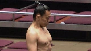 「体脂肪率何％よ」「腹筋割れてる」体重62キロ、超個性的な小兵力士にネット興味津々