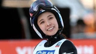 「素足が綺麗すぎて…」高梨沙羅が白ミニスカで“美脚”披露…「ファッションもお顔も好きすぎる」反響続々