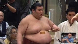 「え、いるやん」熱海富士の間近に“やたら気になる”男性の姿 落ち着かない様子に「めっちゃ嬉しそう」「ファンなのかな」ネットざわざわ