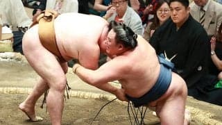 玉鷲がひざから崩れ初日から８連敗で負け越し「突き放しで力が入らない」と琴風氏