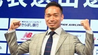 【日本代表】長友佑都を平愛梨がサプライズ祝福「やばい」息子４人のＴシャツに書かれた衝撃文字