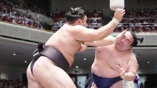 無敗の大関霧島を撃破！豪ノ山「攻めようとしたのが良かった」湊川親方から相撲内容褒められる