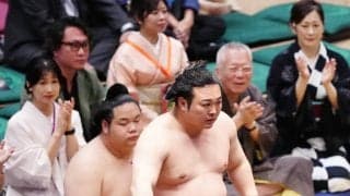炎鵬、体重差73キロの錦木を押し出し７勝「体重増え、重さ生きた」小兵ならではの低さも