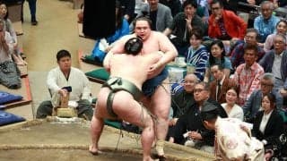 「目立つところにいるな」タレント勝俣州和、赤のハーフパンツ姿で観戦　東京場所はほぼ“常連”