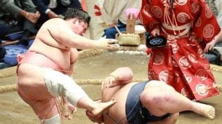 宇良が９勝目、藤凌駕との３敗同士の一番を制し優勝戦線に残る　大歓声に「ありがたいです」