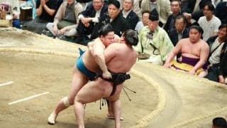 霧島のうっちゃりを審判部絶賛　浅香山親方「すごい粘り腰」、大島親方「すげえ足腰」