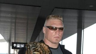 【WWE】引退と言われた48歳ブロック・レスナー復帰　因縁のオバ・フェミ襲撃で決戦アピール