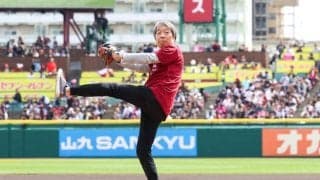 下咽頭がん公表のタレント・見栄晴が始球式「マウンドからスタンドを見渡した時、思わず涙が」　元気に投球披露「『車検』だと思って定期的な検診を」と呼びかけ