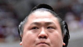 若隆景が３敗対決を制し、優勝争いに踏みとどまる　琴栄峰を退け千秋楽に２度目の賜杯に望みつなぐ