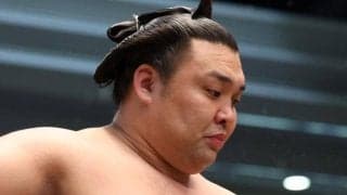 大関霧島が敗れる波乱　平幕伯乃富士に屈し小結若隆景と１１勝３敗で並ぶ　１０勝４敗は平幕義ノ富士、伯乃富士、宇良、琴栄峰、藤凌駕