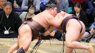 伯乃富士が霧島を単独首位から引きずり下ろす　「最後まで力を抜かない稽古が生きた」　自らも４敗で千秋楽に臨む