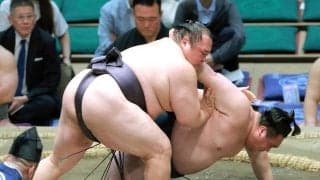 友風が勝ち越し　最後の決まり手は「はたき込み」ではなく「すくい投げ」