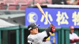 【ロッテ】山口航輝４試合連続本塁打　楽天守護神藤平の直球を左中間ホームランゾーンへ放り込む